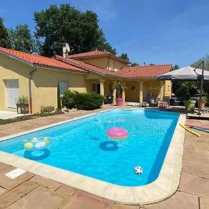 Frühstückspension Dans Avec Piscine, Gleizé